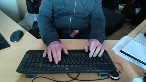 Snapshot of mickyj chatting on April 20, 2026, 1:58 pm mickyj online show from April 20, 2026, 1:58 pm