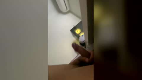 micro_d10 online show from December 18, 2025, 11:44 pm