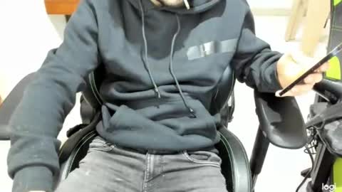 microfama00 online show from February 9, 2026, 7:23 am