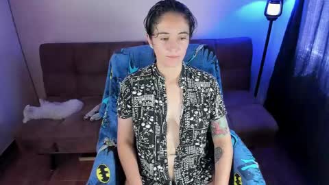 Blue online show from September 23, 2025, 3:26 pm