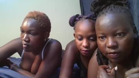 midnight_curves online show from April 11, 2026, 12:04 am