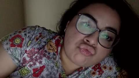 midnightbruja111 online show from February 17, 2026, 2:19 am