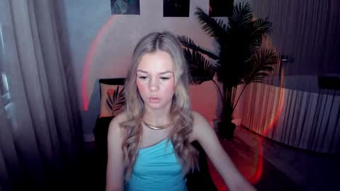 midnighteaura online show from April 28, 2026, 11:26 am