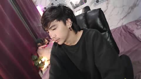 Snapshot of midnightkiller_ chatting on April 24, 2026, 9:50 pm Kitty online show from April 24, 2026, 9:50 pm