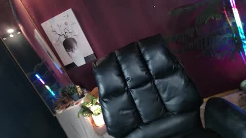 Snapshot of midnightkiller_ chatting on May 17, 2026, 11:45 pm Kitty online show from May 17, 2026, 11:45 pm