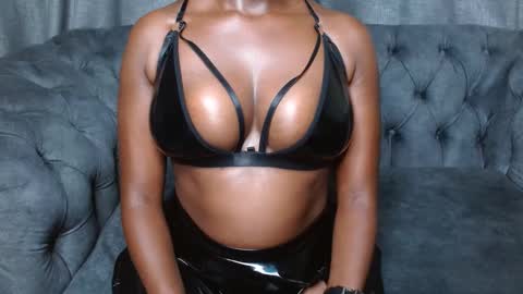 Snapshot of midnightnurse1 chatting on February 27, 2025, 1:38 am nurse online show from February 27, 2025, 1:38 am