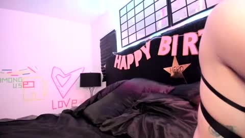 Snapshot of midnightrose11 chatting on January 2, 2025, 5:46 am Midnightrose online show from January 2, 2025, 5:46 am