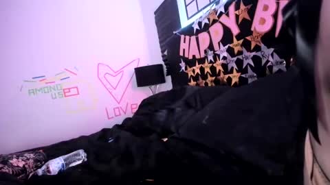 Snapshot of midnightrose11 chatting on January 8, 2025, 5:59 am Midnightrose online show from January 8, 2025, 5:59 am