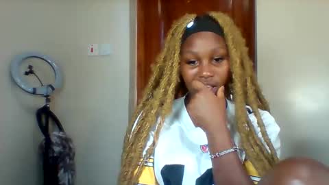 Snapshot of midnightt_tease chatting on September 17, 2025, 11:56 am midnightt_tease online show from September 17, 2025, 11:56 am