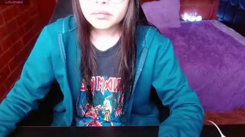 Midori 7u7 online show from June 14, 2026, 4:09 pm