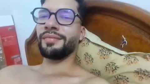 Snapshot of midoumas1 chatting on September 16, 2025, 8:32 pm Sam online show from September 16, 2025, 8:32 pm