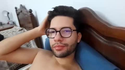 Snapshot of midoumas1 chatting on November 2, 2025, 8:39 am Sam online show from November 2, 2025, 8:39 am