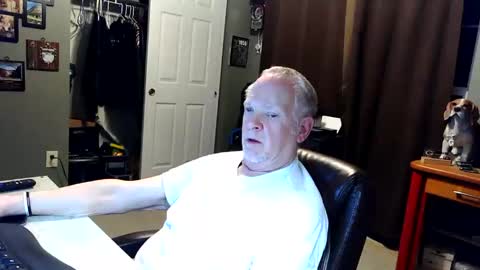 midwestdad09 online show from March 2, 2026, 11:06 am