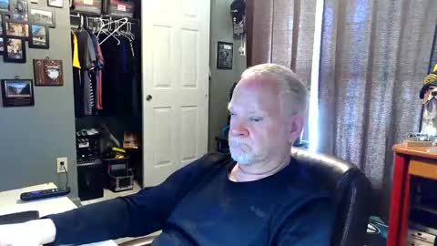 midwestdad09 online show from April 21, 2026, 9:28 pm
