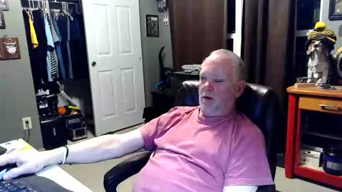 midwestdad09 online show from May 3, 2026, 8:20 am