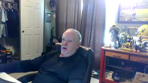 midwestdad09 online show from May 9, 2026, 5:29 pm