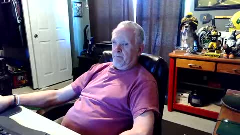 midwestdad09 online show from May 14, 2026, 2:13 pm
