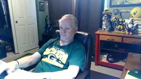 midwestdad09 online show from May 15, 2026, 1:51 pm