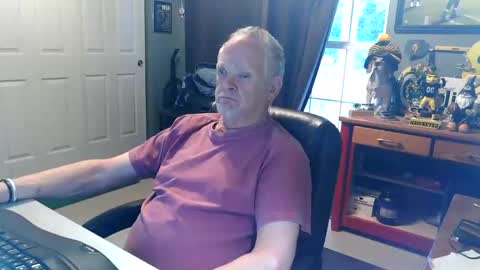 midwestdad09 online show from May 18, 2026, 10:04 pm
