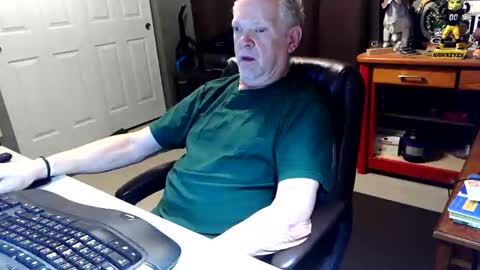 midwestdad09 online show from May 24, 2026, 8:41 am