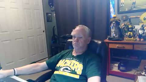 midwestdad09 online show from May 25, 2026, 10:21 am