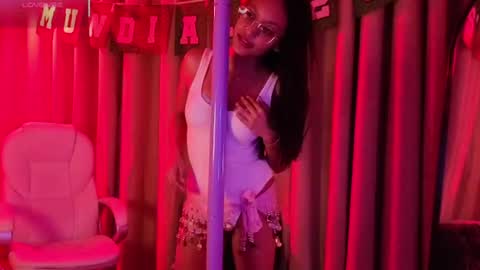 Snapshot of miel_ambar chatting on July 4, 2026, 9:21 pm miel_ambar online show from July 4, 2026, 9:21 pm