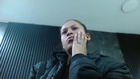 Snapshot of miel_canela chatting on January 22, 2025, 8:29 am Canelita online show from January 22, 2025, 8:29 am