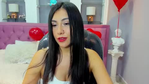 Snapshot of miel_latina chatting on February 14, 2026, 9:33 pm miel online show from February 14, 2026, 9:33 pm
