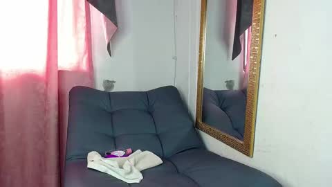 mielsquirt online show from March 3, 2025, 6:22 pm