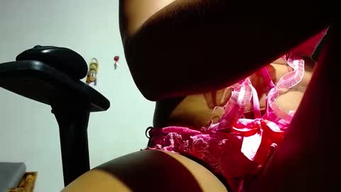 mielsquirt online show from October 4, 2025, 9:18 am