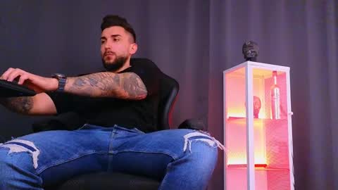 MightyAaron online show from February 2, 2025, 3:39 pm