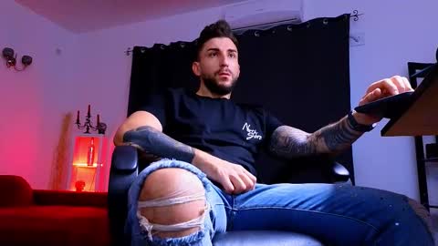 MightyAaron online show from October 7, 2025, 5:04 am