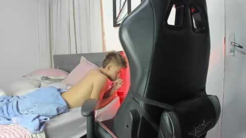 Snapshot of miguel_hz chatting on January 31, 2025, 3:09 am Miguel Hernandez online show from January 31, 2025, 3:09 am