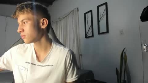 Snapshot of miguel_hz chatting on February 3, 2025, 9:07 pm Miguel Hernandez online show from February 3, 2025, 9:07 pm