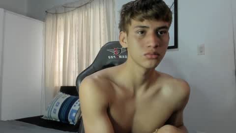 Snapshot of miguel_hz chatting on February 26, 2025, 2:57 pm Miguel Hernandez online show from February 26, 2025, 2:57 pm