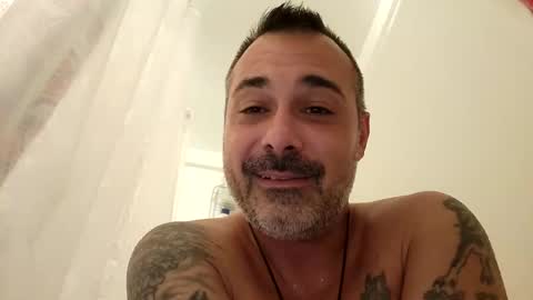 miguelguacamex online show from October 5, 2025, 5:55 pm