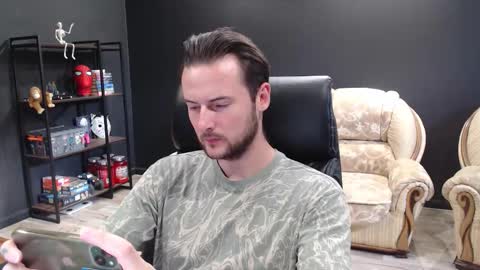 Snapshot of mihasikd chatting on October 7, 2025, 12:35 pm Misha Winchester online show from October 7, 2025, 12:35 pm