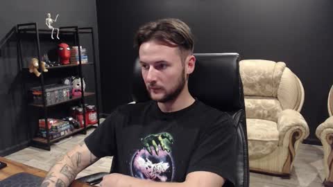 Snapshot of mihasikd chatting on October 14, 2025, 4:30 pm Misha Winchester online show from October 14, 2025, 4:30 pm