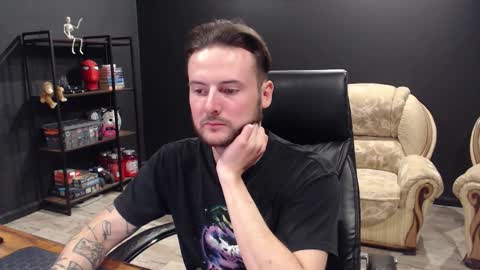 Snapshot of mihasikd chatting on October 17, 2025, 5:04 pm Misha Winchester online show from October 17, 2025, 5:04 pm