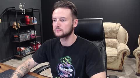 Snapshot of mihasikd chatting on October 20, 2025, 4:07 pm Misha Winchester online show from October 20, 2025, 4:07 pm