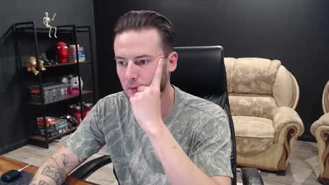 Snapshot of mihasikd chatting on October 28, 2025, 9:13 am Misha Winchester online show from October 28, 2025, 9:13 am