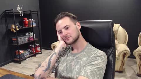 Snapshot of mihasikd chatting on October 30, 2025, 6:52 pm Misha Winchester online show from October 30, 2025, 6:52 pm