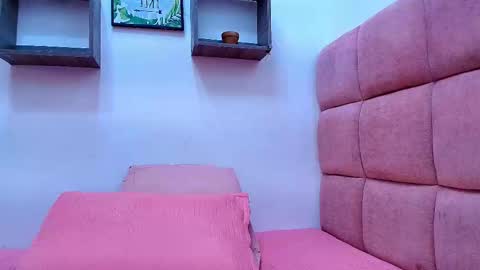 Snapshot of miia_01_ chatting on September 21, 2025, 11:56 am Mia  online show from September 21, 2025, 11:56 am