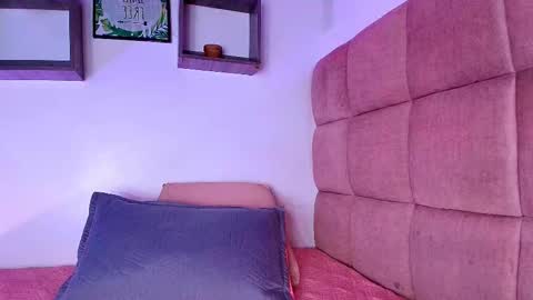 Snapshot of miia_01_ chatting on September 27, 2025, 11:59 am Mia  online show from September 27, 2025, 11:59 am