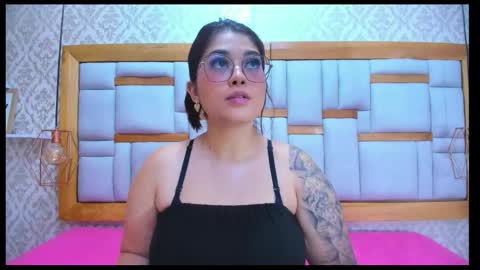 Snapshot of miia_01_ chatting on November 2, 2025, 12:07 pm Mia  online show from November 2, 2025, 12:07 pm