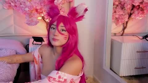 Snapshot of miia__baker chatting on October 3, 2025, 12:13 pm   online show from October 3, 2025, 12:13 pm