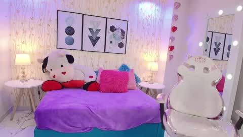 Snapshot of miia_bela chatting on December 1, 2024, 4:29 pm Miia online show from December 1, 2024, 4:29 pm