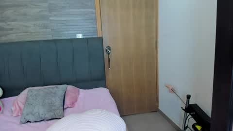 Snapshot of miia_belll chatting on May 15, 2026, 7:48 am Mia online show from May 15, 2026, 7:48 am