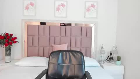 Mia  online show from February 15, 2025, 10:21 pm