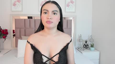 Mia  online show from March 7, 2025, 11:18 am